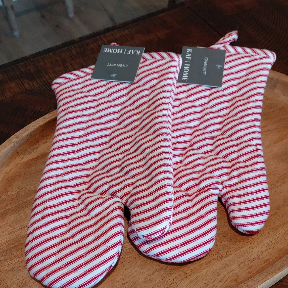 KAF HOME Red & White Stripe Oven Mitts (Set of 2)